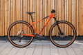 lacný horský bicykel, oranžový bicykel