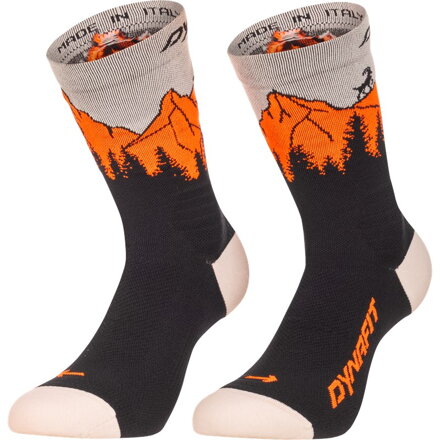 Ponožky Dynafit TRAVERSE CREW  0911 black out ULTRA ORANGE 